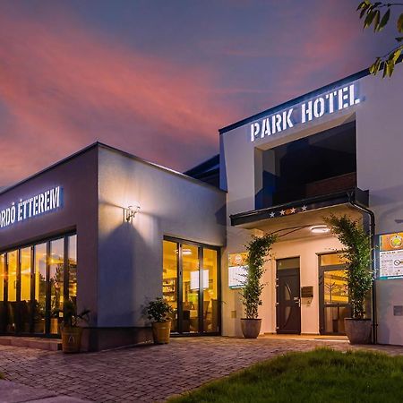 Park Hotel Buek-Buekfuerdo エクステリア 写真