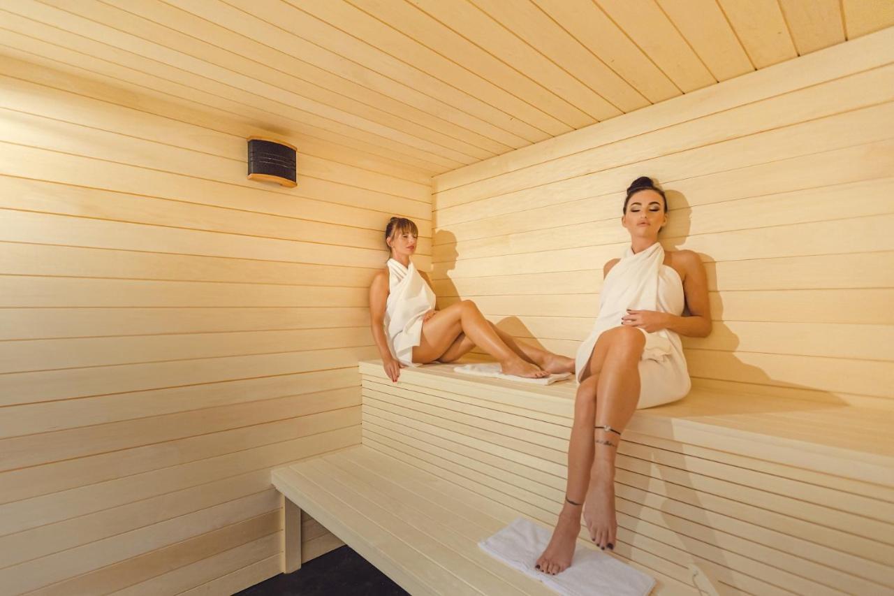 Park Hotel Buek-Buekfuerdo エクステリア 写真